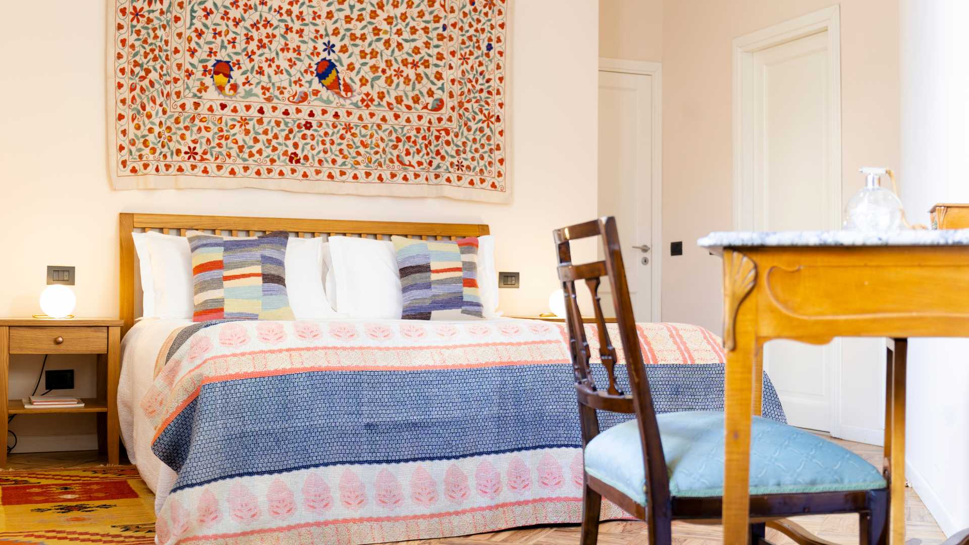 Camera da letto Appartamento Classic di Palazzo Planeta con letto matrimoniale